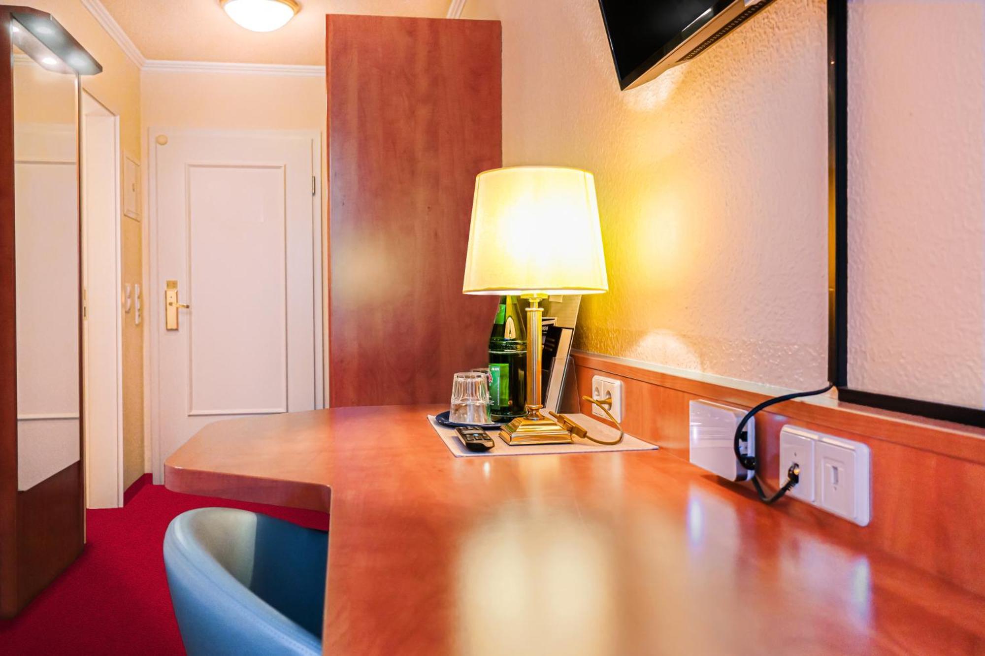 Hotel Muenkel Ганновер Экстерьер фото
